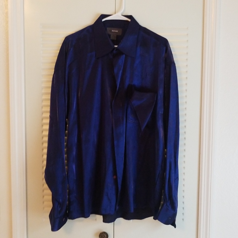 Le monde button down tee